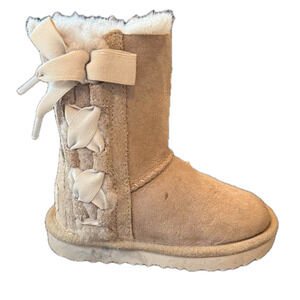 Ugg Girls Gray Boots size: 7 Toddler